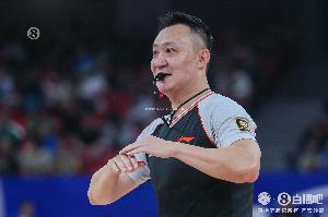 直播吧：总决赛G4中方裁判将回归 升级为现役国际级裁判