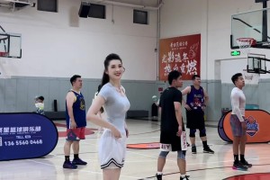 越来越多的篮球女网红出现，球技倒是都不假